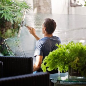 Advantages of Using Quality Glass Cleaning Services